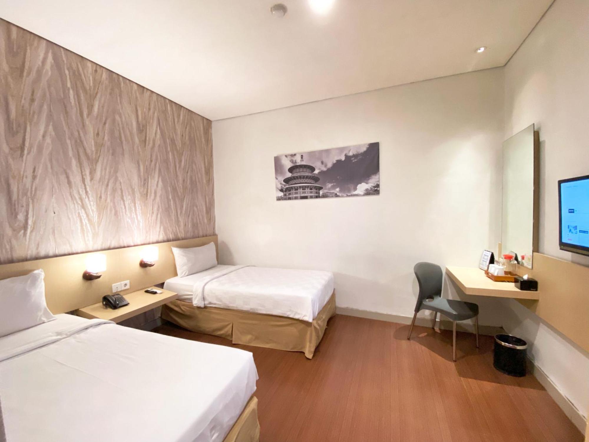 Hotel 88 Embong Malang Tunjungan Surabaya By Wh - Breakfast With The Best View On The Highest Floor And Strategic Location In The City Center Exterior photo