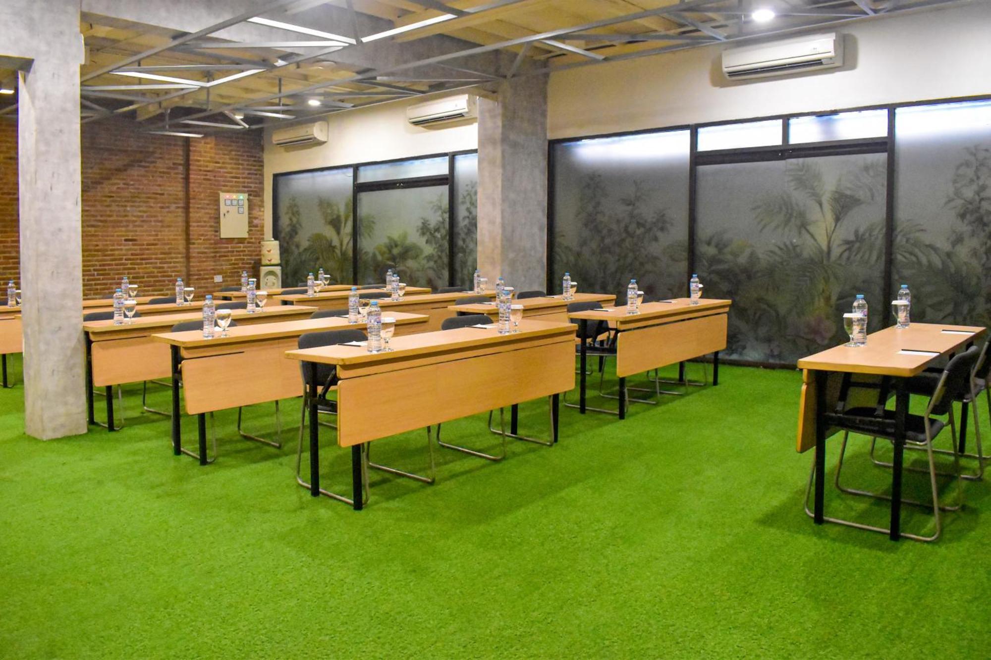 Hotel 88 Embong Malang Tunjungan Surabaya By Wh - Breakfast With The Best View On The Highest Floor And Strategic Location In The City Center Exterior photo