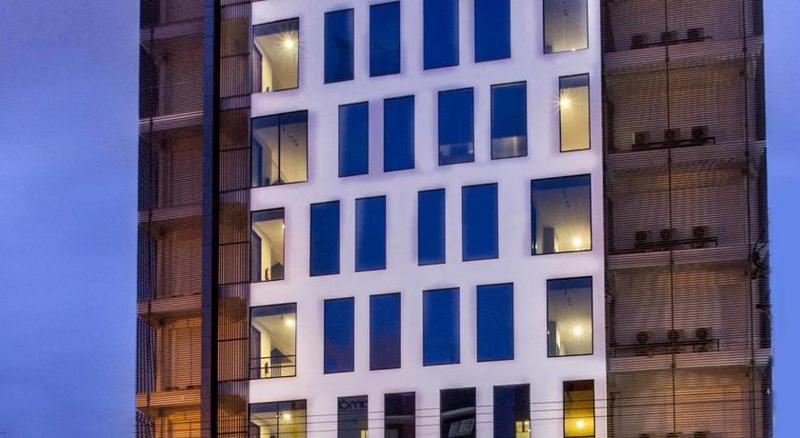 Hotel 88 Embong Malang Tunjungan Surabaya By Wh - Breakfast With The Best View On The Highest Floor And Strategic Location In The City Center Exterior photo